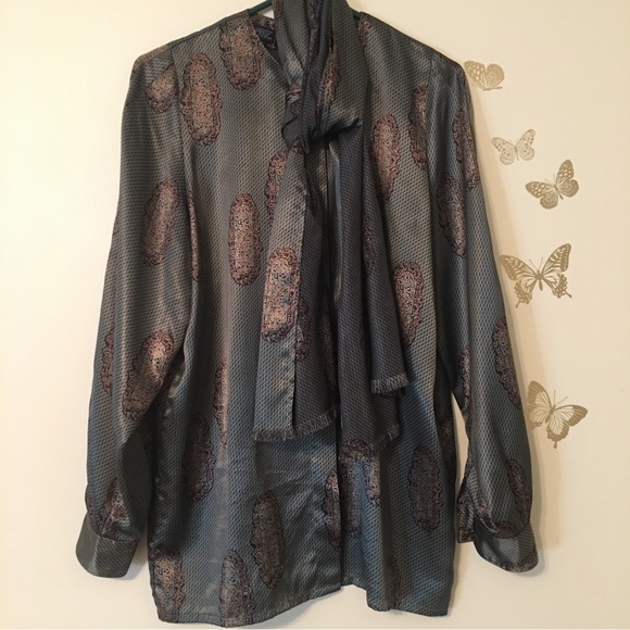 della roufogali Tops - Vintage* (90’s) Della Roufogali blouse with matching scarf size 12